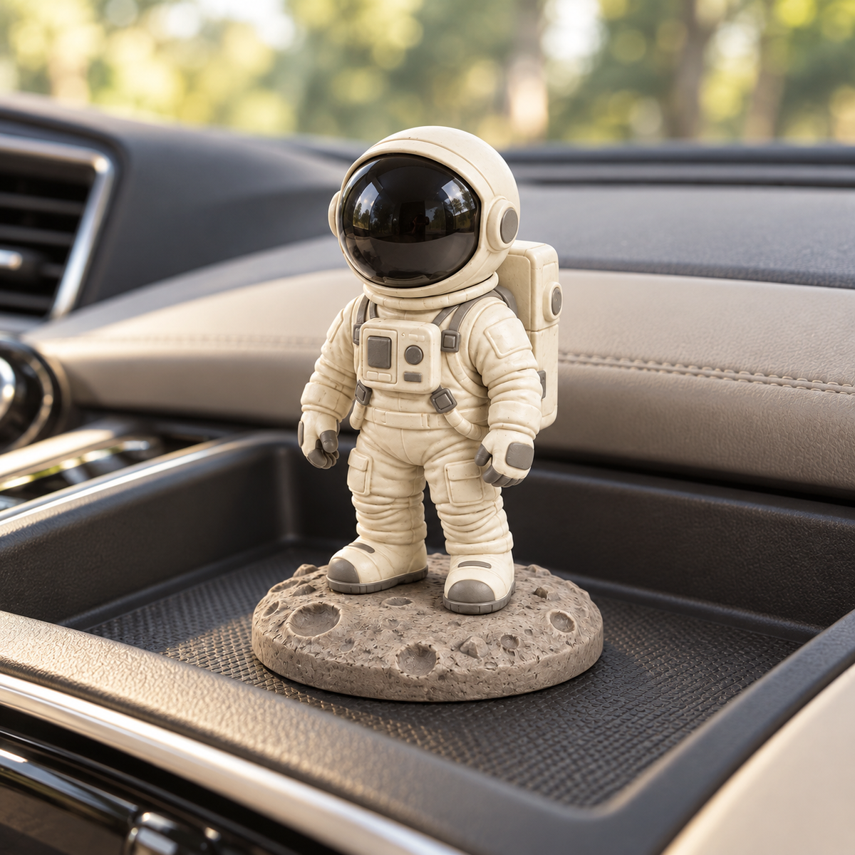 Oakvelora Astronaut Car Interior Decorative Figurine